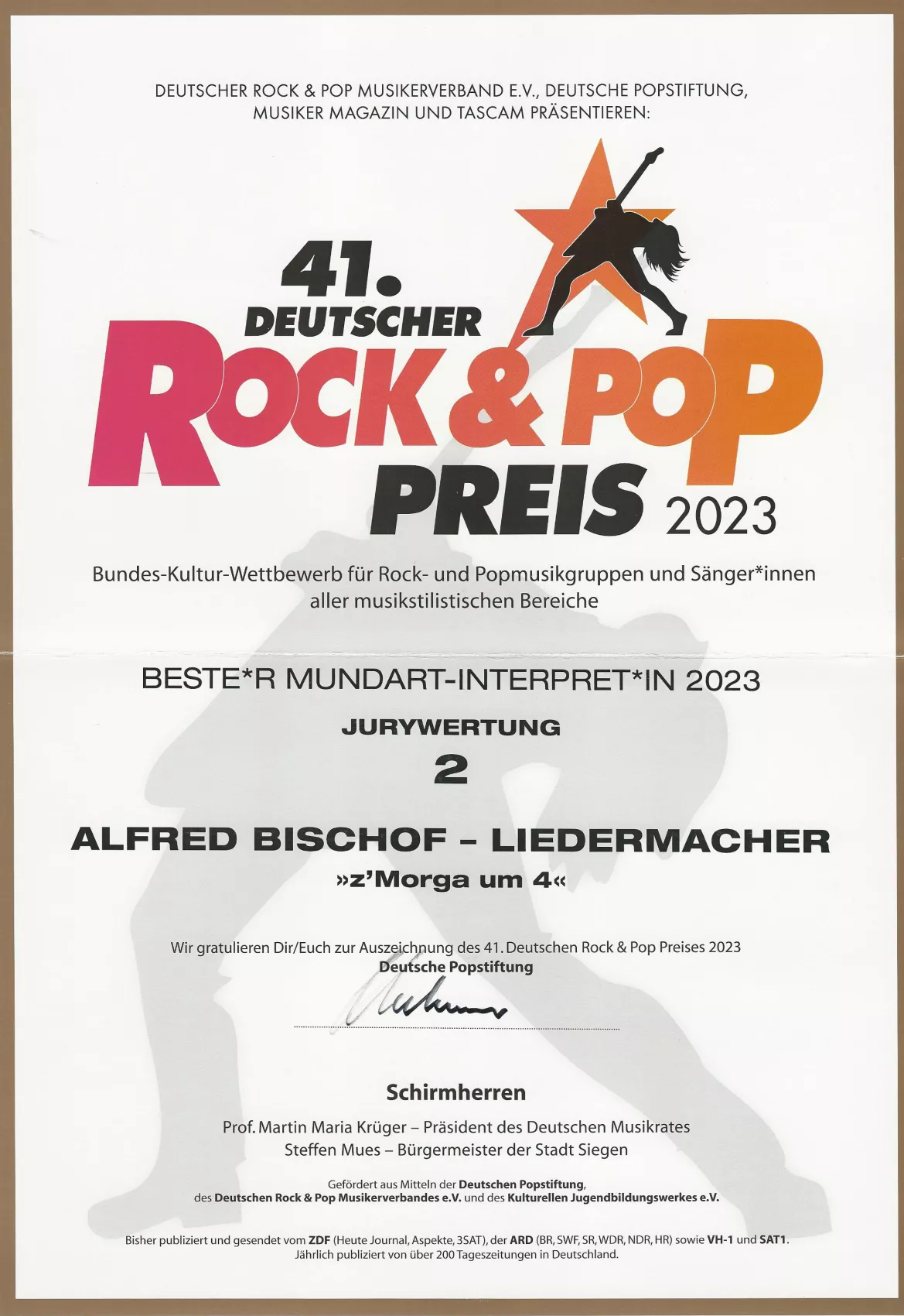 Alfred Bischof erhält beim 41. Deutschen Rock & Pop Preis 2023 die Auszeichnung als Bester Mundart-Interpret für das Lied „z'Morga um 4“